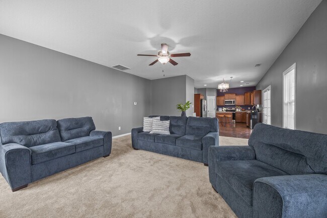 Building Photo - 841 Dynasty Dr