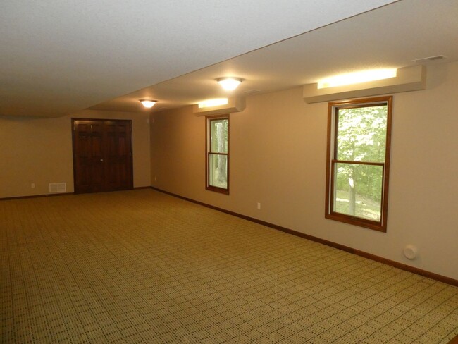 Building Photo - Beautiful home off Chapel Hill Rd