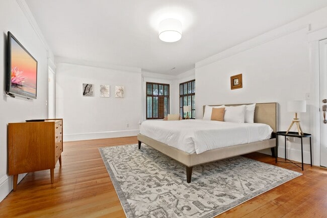 Building Photo - 6bd/3.25ba Seattle House