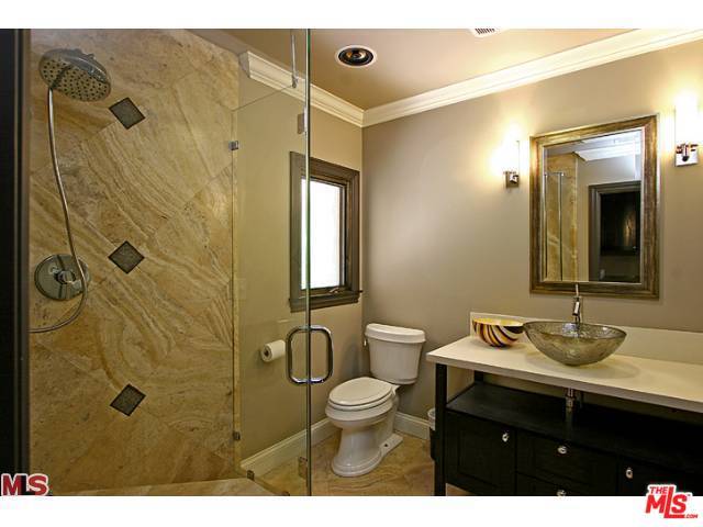 Building Photo - 2001 Coldwater Canyon Dr