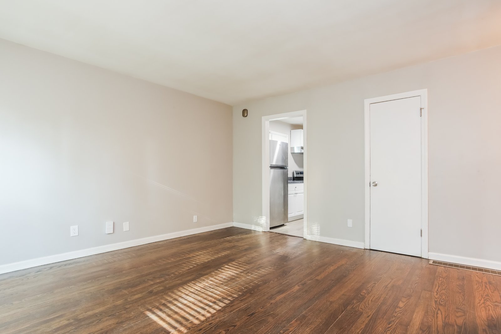 Building Photo - 6835 Askew Ave