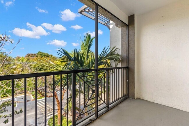 Building Photo - 320 Franklin Club Dr