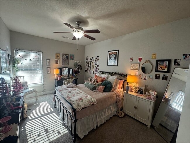 Building Photo - 1695 Nettleship St