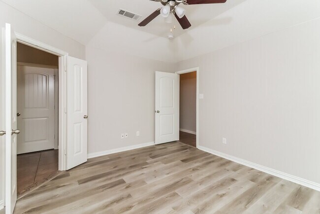 Building Photo - 2412 Hawkwood Ct