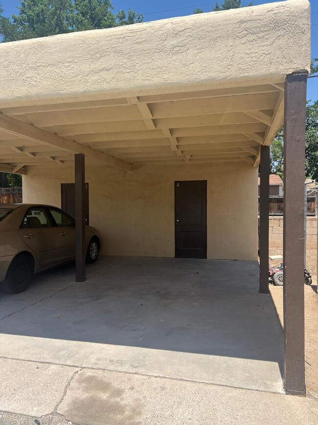 Building Photo - 4121 Mesa Verde Ave NE
