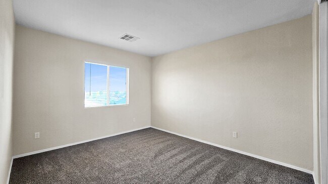 Building Photo - Newly remodeled interior! Excellent price!