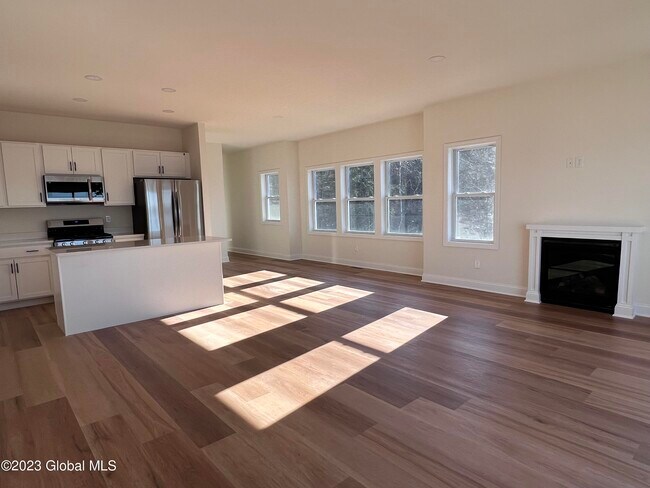 Building Photo - 544 NY-9P