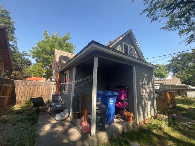 Building Photo - Great Duplex Unit Near Downtown Loveland