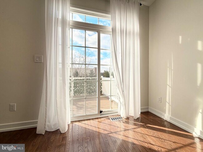 Building Photo - 308 Roarks Trail