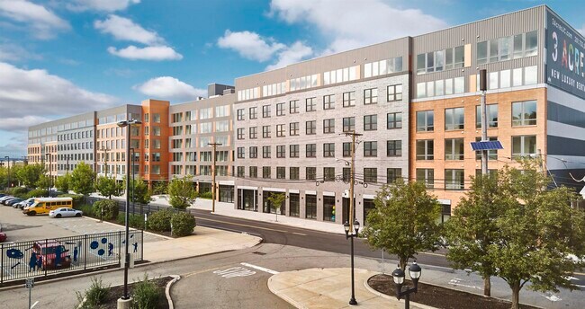 Building Photo - 400 Claremont Ave