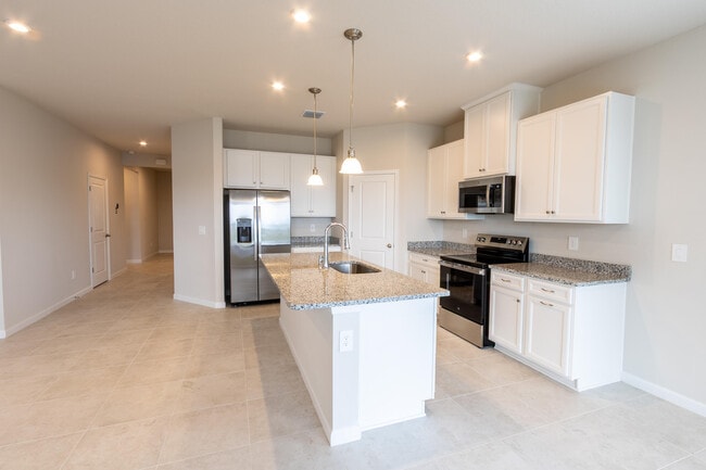 Building Photo - 4389 Lago Cir