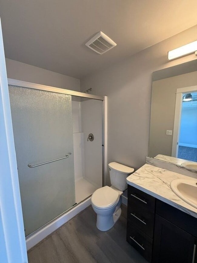 Building Photo - 3 Bedroom 2.5 Bath Townhouse!