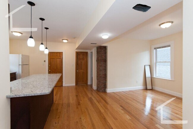 Building Photo - Great 4 Bed in Brighton