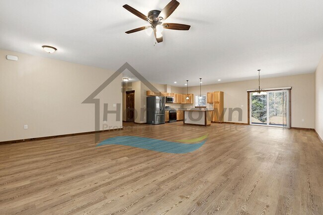 Building Photo - 4 Bedroom 2 Bathroom Home with Attached 2-Car Garage Available in Blanchard!