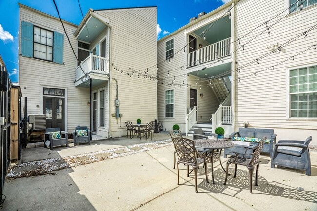 Building Photo - 1201 Baronne St
