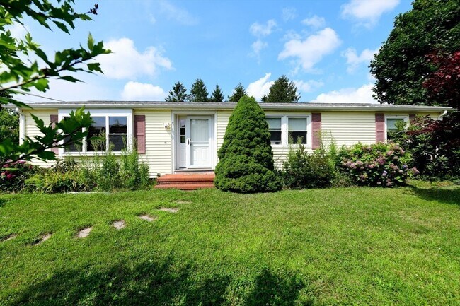Building Photo - 15 Sachem Dr