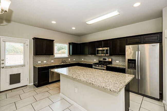 Building Photo - 9201 Sawyer Fay Ln