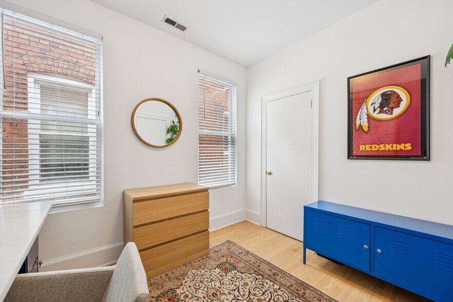 Building Photo - 2025 13th St NW