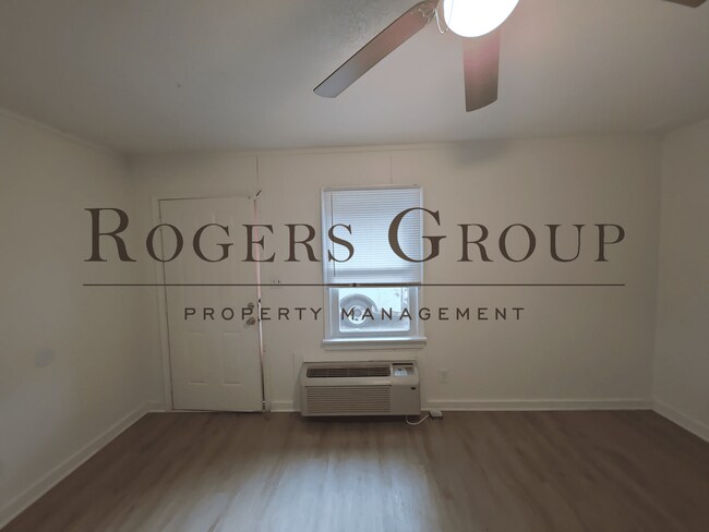 Building Photo - #450 - 416-418 Ridley St Duplex