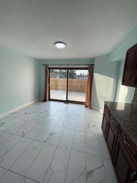 Building Photo - 133 Briar Ct