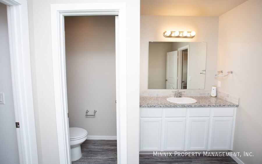 Building Photo - 1924 Langford Ave