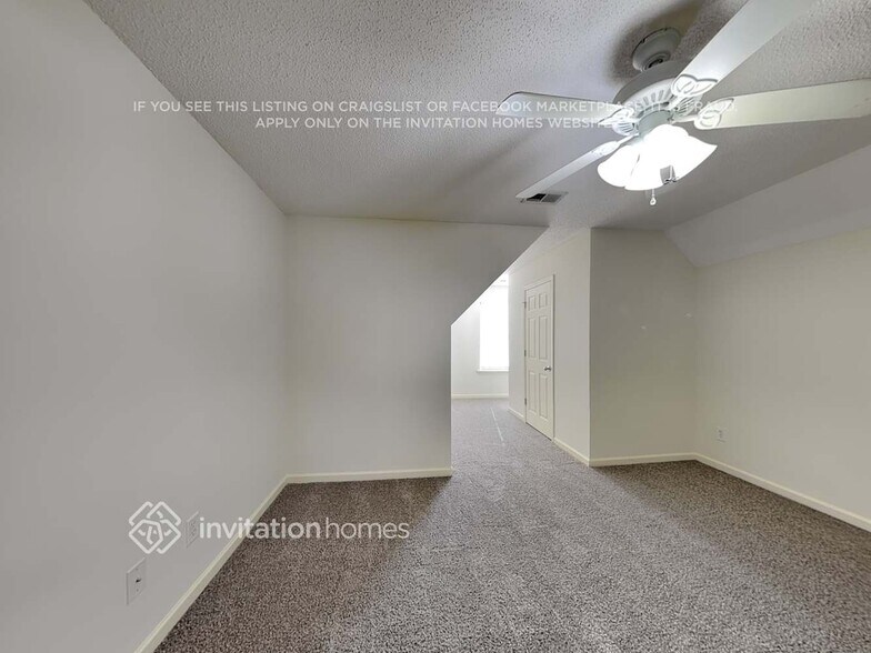 Building Photo - 91 Martins Pond Rd