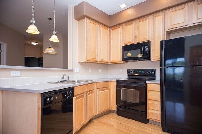 Building Photo - Beautiful Condo near Fossil Creek