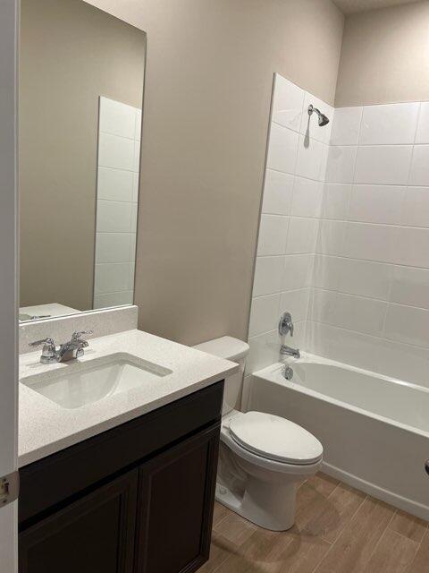 Building Photo - 6784 Cloverdale Ave