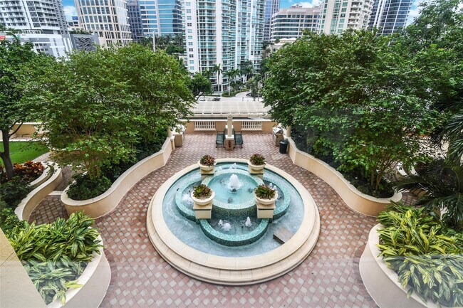 Building Photo - 511 SE 5 Ave