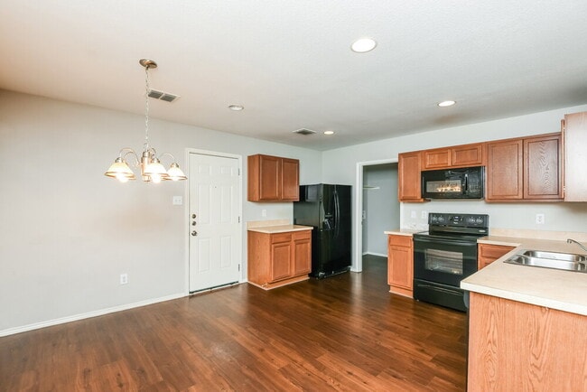 Building Photo - 16904 Fenwick Ct