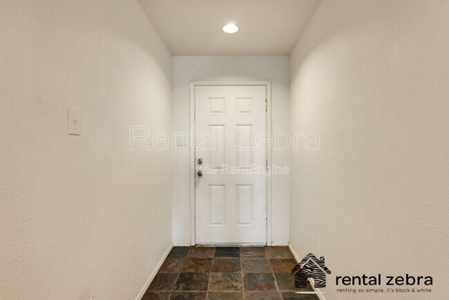 Building Photo - 1336 Castle Ridge Rd