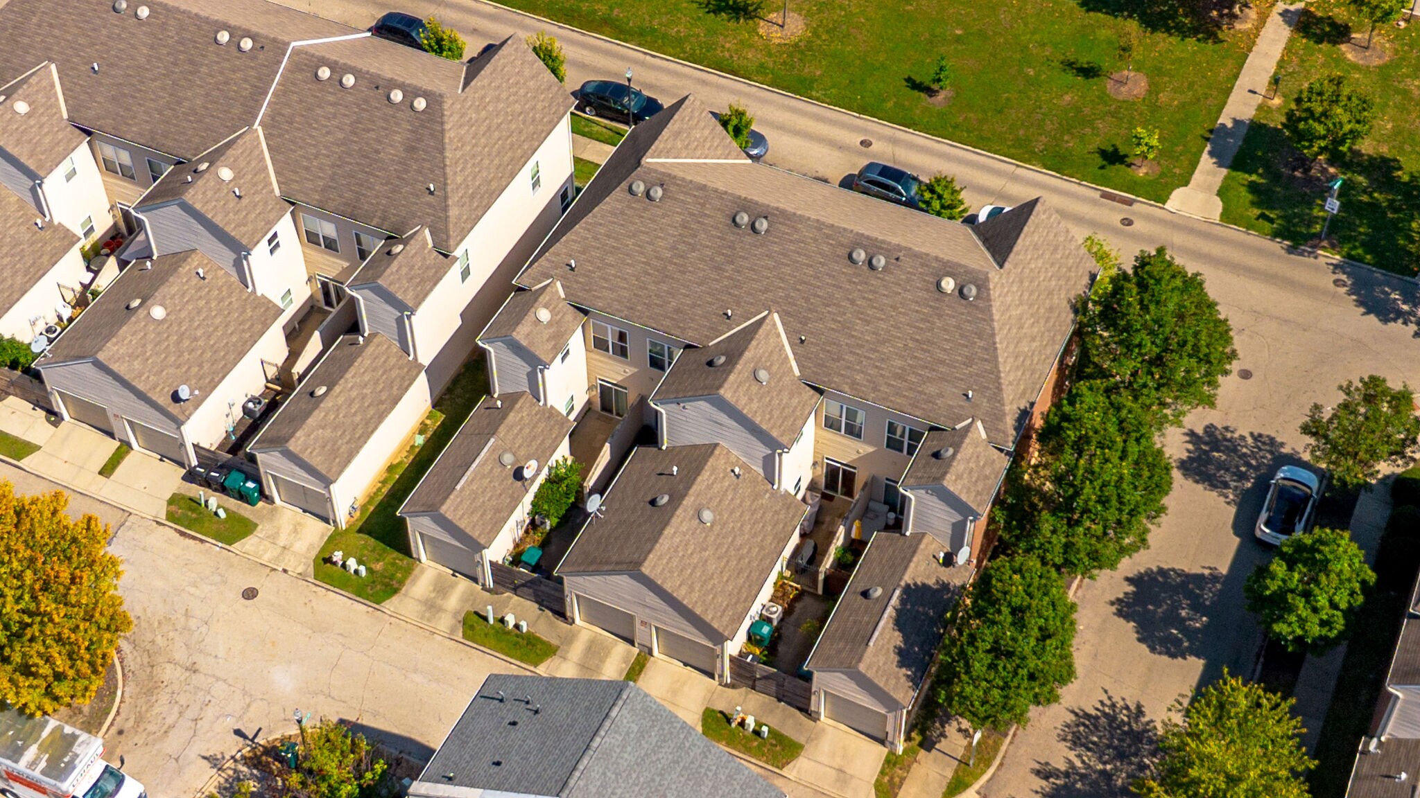 Building Photo - 1441 Laurel Park Dr