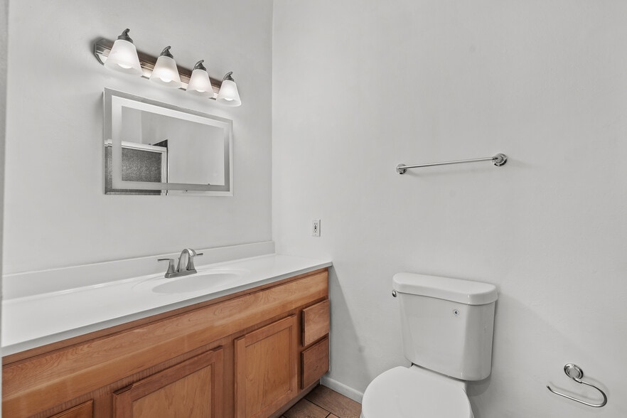 Building Photo - 1559 Winona Blvd