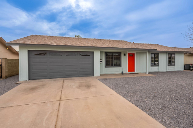Building Photo - 8633 W Weldon Ave