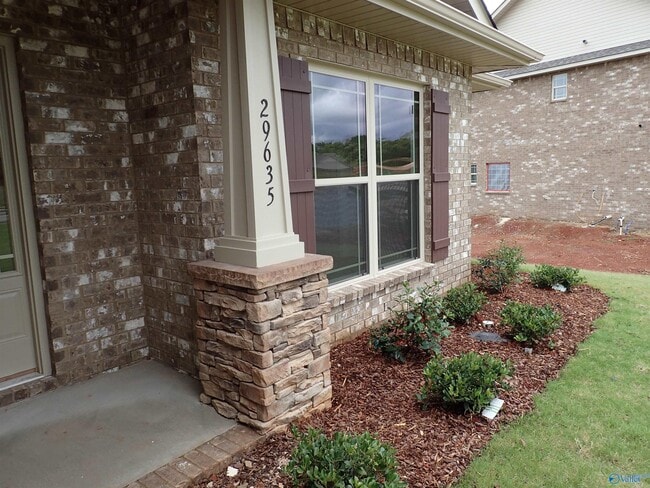 Building Photo - 29635 Laura Ridge Dr NW