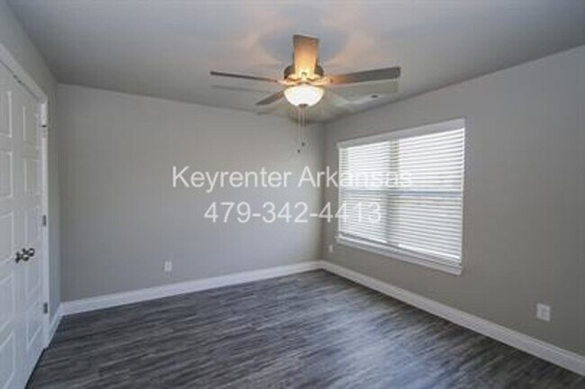 Building Photo - Awesome home with great location in Rogers