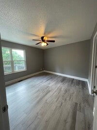 Building Photo - City of Maryville 1 bedroom with garage Call Ed Johnson 865-924-5045 or Debra Johnson 865-591-8281