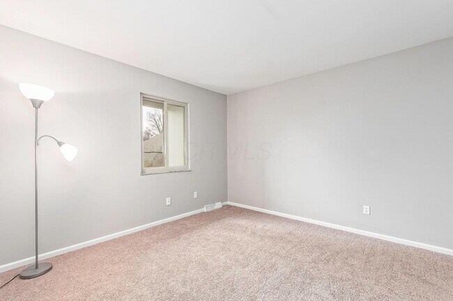 Building Photo - 361 E North St