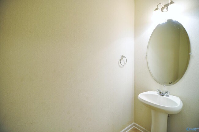 Building Photo - 29934 Glenrose Way