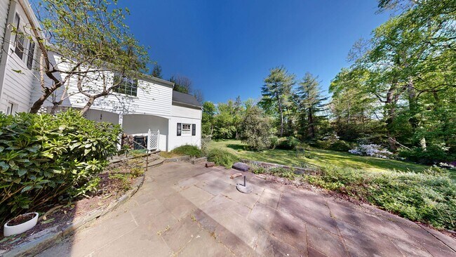 Building Photo - Updated  4/3.5 Farmhouse in Bethesda on Private, 1.5 Acre Lot