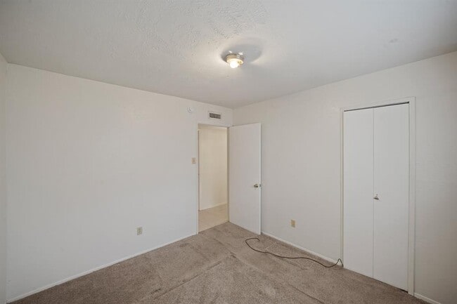 Building Photo - 15822 Danford Dr