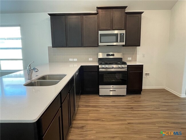Building Photo - 214 Escondido Cir