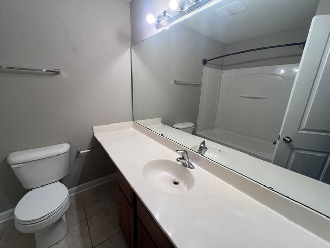 Building Photo - 1336 Green Oaks Ln