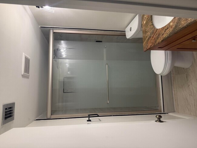 Building Photo - 211 Pine HOV Cir