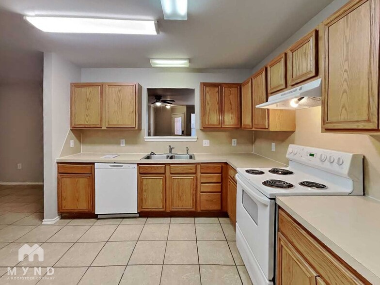 Building Photo - 514 N Brentwood Ave