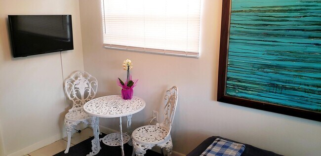 Building Photo - 710 Southern Blvd