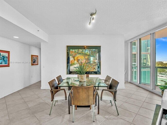 Building Photo - 3370 Hidden Bay Dr