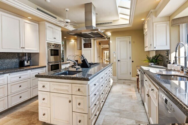 Building Photo - Stunning, Luxury La Jolla Shores Location with Panoramic Ocean Views!!