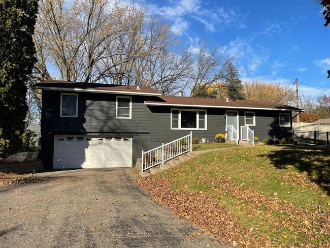 Building Photo - 17620 8th Ave N