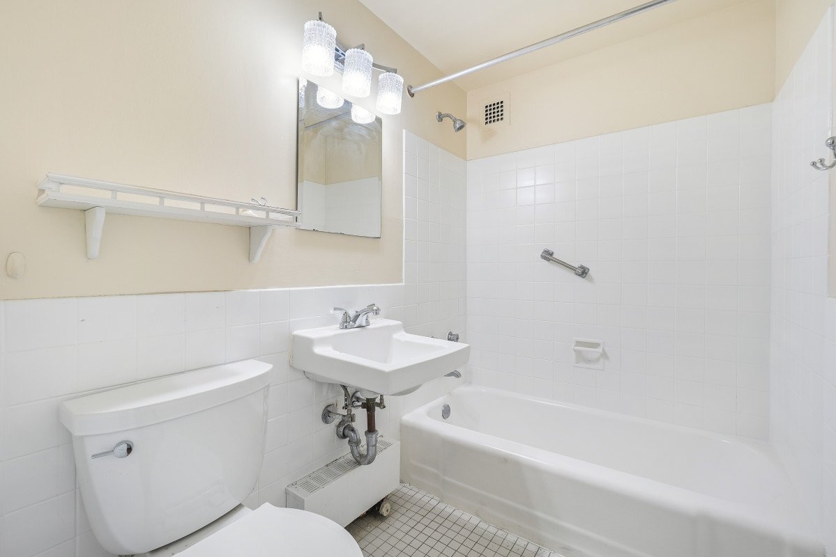 Building Photo - 1311 Delaware Ave SW